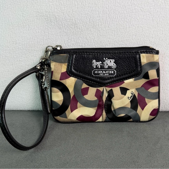 Coach appear Wristlet Horse & Carriage Logo Purple Lining Zip Top and Hang Tag - Picture 1 of 9